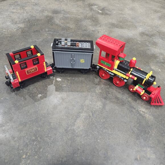 LEGO Toy Story 3 7597 Western Train Chase Incomplete 2 Cars & Engine Only - Picture 1 of 10